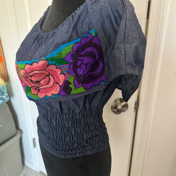 Women's Handmade Floral Embroidered Mexican Crop Top Blouse - Size Small/medium - Picture 2 of 10